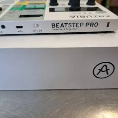 Arturia - BEATSTEP PRO 2